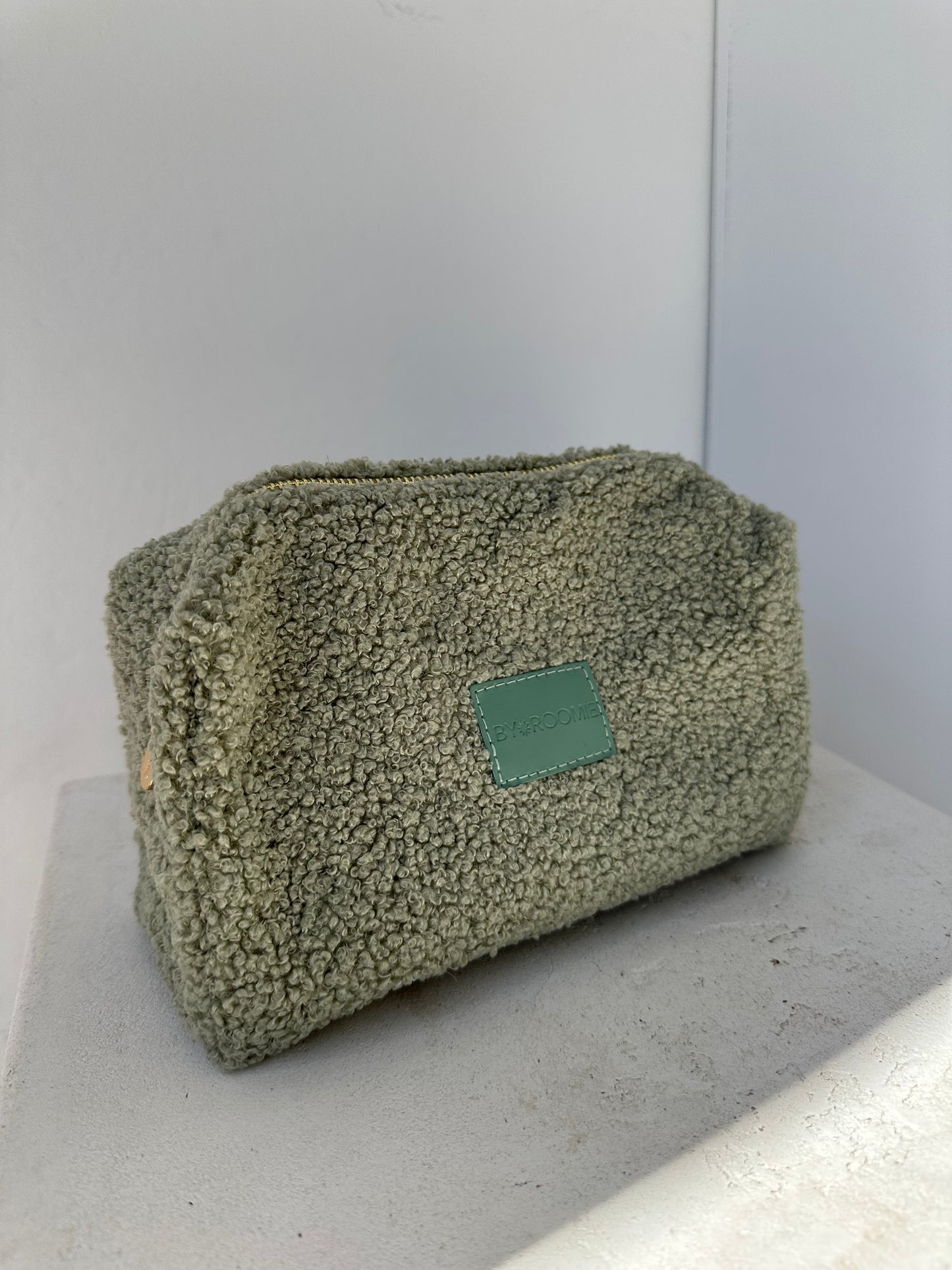 BOBBI MAKE UP BAG I MATCHA