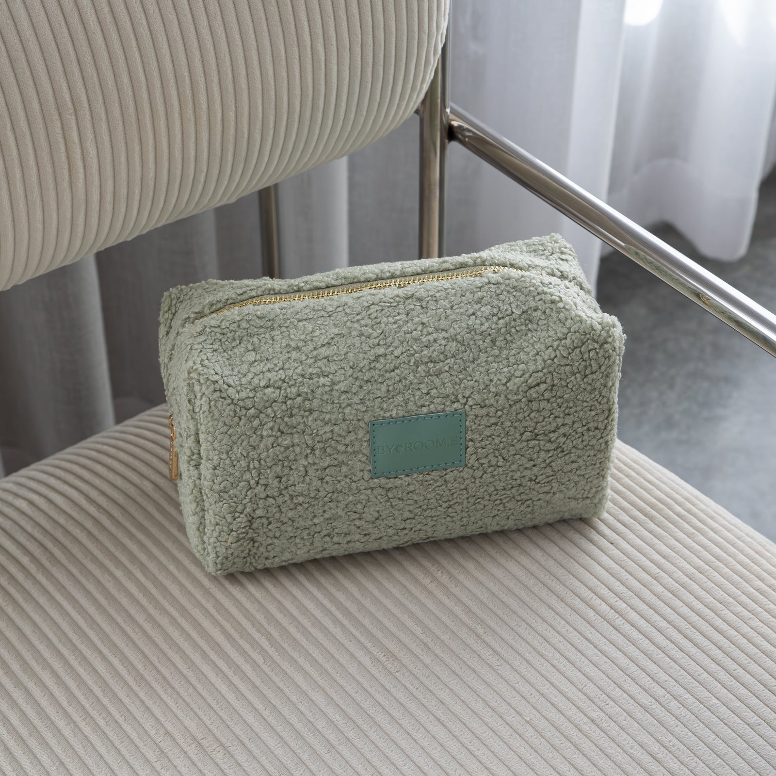 BOBBI MAKE UP BAG I MATCHA